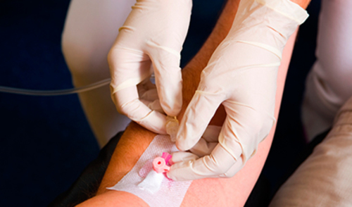 Postremisijsko liječenje i liječenje refraktorne/relapsne AML Postremisijsko liječenje i liječenje refraktorne/relapsne AML